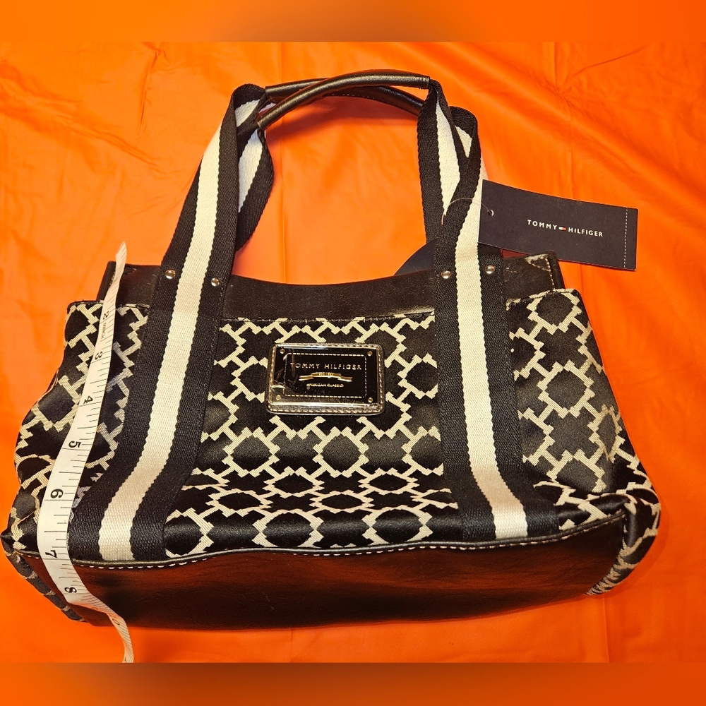 Tommy Hilfiger Black and White Patterned Tote New w/Tags Approx 10"×7"×5"